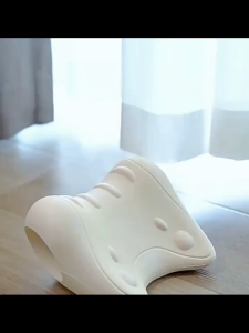 Cervical Traction Pillow - Neck And Shoulder Support Cushion - Suitable for Office Workers Excessive Phone Users Long-Distance Drivers And Individuals with Neck During Sleep