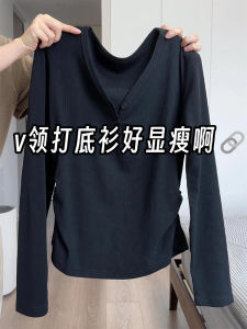 เสื้อยืดคอกว้างแขนยาวสีดำไม่สม่ำเสมอสำหรับผู้หญิง ฤดูใบไม้ร่วง 2024 ดีไซน์กระชับสัดส่วน เสื้อชั้นในทรงเข้ารูป เสื้อผ้าทำงานสไตล์เกาหลี