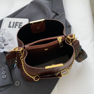 Multi-Compartment Textured Bucket Bag Retro Bags Womens 2023 New Fashion All-Match Minimalist Shoulder Messenger Bag