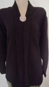 Kebaya Modern & Tradisional: Baju Atasan Wanita Kutubaru & Batik Terbaru