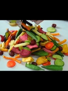 Comprehensive Assorted Fruit and Vegetable Crisps Dried Vegetables Dried Fruits Mixed Bags Ready-to-eat Bags Snacks -125g