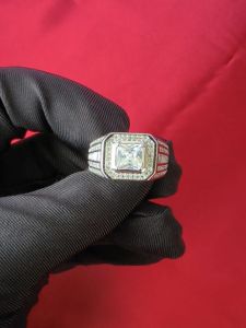 Cincin Pasangan Berlian Diamcity: Keindahan & Nilai Investasi