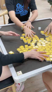 (JIJI.SG) GOLD Mahjong Tiles Set - Size 37 / Animal Tiles / Fei / 160 Tiles / Board Games / Family Gathering / CNY 2022 / jt