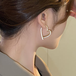 Elegant Simple Heart Shaped Drop Earrings Womens Fashion Jewelry Small Luxury Design Sensation High-End Feeling New 2025