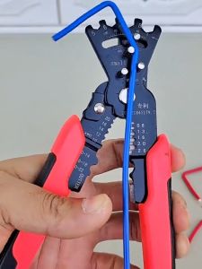 Multi functional wire stripper Electrician/wire stripper Thread trimming Pressing Folding Bending