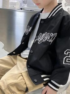 แจ็คเก็ตเบสบอลคอตั้งสำหรับเด็กชาย ฤดูใบไม้ร่วง/ฤดูหนาว เสื้อโค้ทแฟชั่นสำหรับเด็กผู้ชาย สไตล์เกาหลี เสื้อโค้ทผ้าฝ้ายผสมโพลีเอสเตอร์
