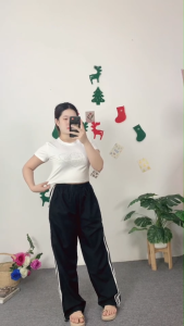 ชุดเซ็ตแฟชั่นวันสบาย เสื้อยืดแขนสั้น+กางเกงขากระบอก