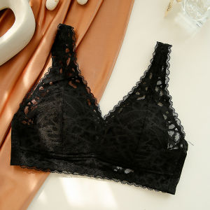 French Style Lace Hollow out Triangle Cup Wireless Bra Light Thin Youth Female Underwear Innerwear Seamless Comfortable Bra