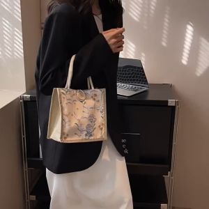 กระเป๋าถือ ผ้ากระสอบ ลายดอกไม้ ใบเล็กกระทัดรัด พกพาสะดวก