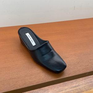 Stylish Simple Slip-on Sandals