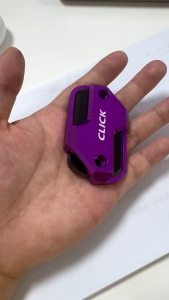 ฝาครอบปั๊มน้ํามันเบรก ฝาครอบปั๊มด้านบน  ฝาครอบปั๊มเบรกรถจักรยานยนต์ผลิตจากวัสดุคุณภาพสูง อลูมิเนียมอัลลอย CNC ทนทานต่อการกัดกร่อน มีหลายสีให้เลือก Click 125