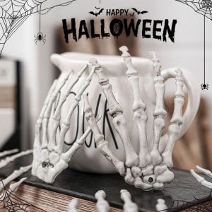 เครื่องตกแต่งมือโครงกระดูกฮาโลวีนสมจริงขนาดเท่ากระดูกมือมนุษย์อุปกรณ์ตกแต่งน่ากลัวมากงานปาร์ตี้ซอมบี้