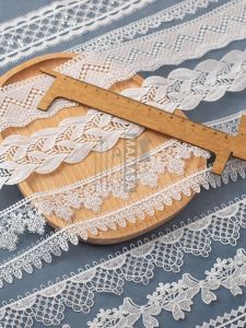 MAMASA ผ้าแต่งขอบลูกปัดสะท้อนแสงสีสันสดใส ผ้าแต่งขอบลูกปัดละลายน้ำสำหรับเสื้อผ้า ชุดแต่งงาน ผ้าม่าน วัสดุตกแต่งบ้าน