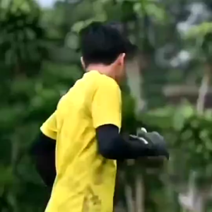 Diskon Terbatas sarung tangan kiper PGS titanium terbaru buat dewasa bagus lengket Terbaru Terlaris Terpercaya
