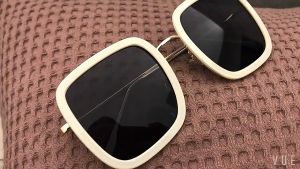 kacamata hitam /kacamata hitam wanita kece/kacamata hitam wanita premium /kaca mata hitam kece /kacamata gaya wanita pria