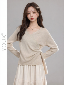 YOUXIANG | Áo Thu Elegance Ren V Slim