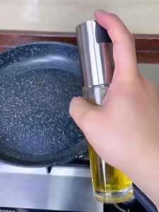 [Singapore store] Oil Spray Bottle Leak-proof Pump Oil Pot Glass Olive Oil Sprayer，Save Oil better health. BBQ Dispenser