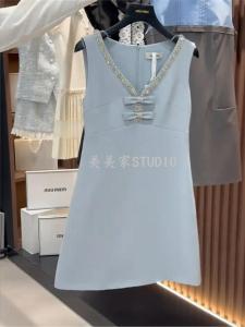 Elegant V-Neck Dress Womens Summer 2025 New Style Birthday Butterfly Knot Diamond Embedded Fashionable Simple Color Evening Gown