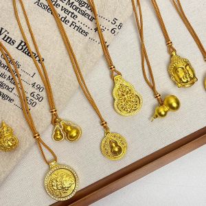 New Chinese Style Long Hollow Gourd Pendant Necklace Womens Woven Rope Sand Gold Sweater Chain Accessory  out Fashion Jewelry