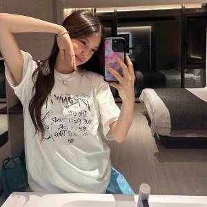 T-Shirt Wanita Putih Lengan Pendek Desain Korea Longgar Slim Fit Katun Premium Bernapas 2025