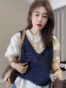 เสื้อกั๊กถักคอวีแขนกุดสองด้านสำหรับผู้หญิง ฤดูใบไม้ร่วง 2025 แฟชั่นอเนกประสงค์ ดีไซน์ไม่ซ้ำใคร ผ้าถักลายดอกไม้ ผ้าฝ้ายผสม