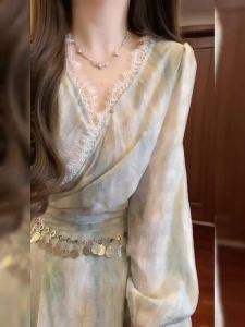 NIUVIES | Đầm Tay Dài Xanh Lắp Ren Cổ V Pháp