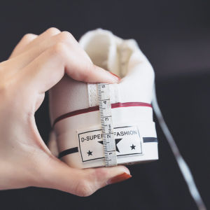 Fall Season Womens Canvas Shoes Thick Bottom Heightening Casual Cross Buckle Platform Rubber Sole round Toe Low Top Sneakers