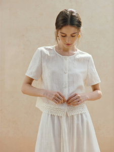 INMAN | Linen Ramie Short Sleeve Slimming Blouse