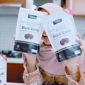 Allium Black Garlic 100 gr / Bawang Hitam Lanang / Bawang Putih Tunggal 100% Natural Herbal Tanpa Pengawet Sumber Antioksidan / Mengurangi Resiko Kanker Tumor Myom Obat Herbal Diabetes Kolesterol Asam Urat Darah Tinggi Meningkatkan Kekebalan Tubuh Imun