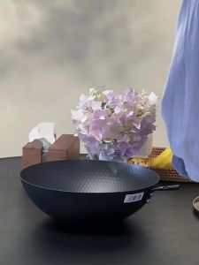 AMERCOOK | Non-stick Coating Free Cast Iron Wok