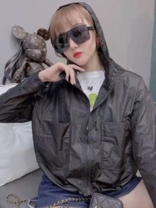 มีฮู้ด ฤดูร้อน หลวม น้ำหนักเบา ปกตั้ง ผู้หญิง เสื้อผ้าป้องกันแสงแดด อินเทรนด์ แจ๊กเก็ตสั้น Clear Warehouse Stock