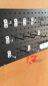 Móc 2 chấu cài bảng Pegboard lỗ vuông - Móc cài tấm tôn đục lỗ (Dày 6li)