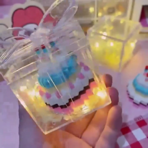 🎁ของขวัญวันเกิด 🎀เค้ก ตัวต่อ & กล่องใส & ไฟตกแต่ง DIY gift ของขวัญสำหรับสาว ๆ ของเล่นเด็ก เพื่อน