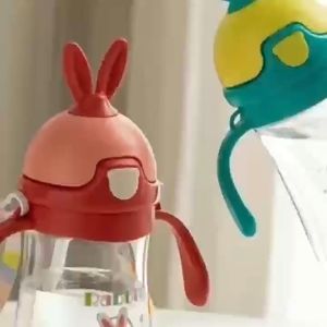 Satu Keluarga Botol Minum Anak 280ML Motif Bintang C912 Botol Air Minum Karakter dengan Tali Gantungan BPA FREE / Bottle Kids Star Praktis Ada Pipet Tutup Flip