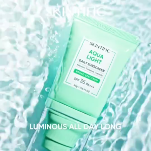 Skintific 50g Aqua Light Sunscreen Dermatologist-Approved Sunscreen for Acne Skin Protects UV Calms & Hydrates Skin