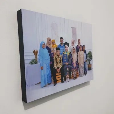 (COD) CETAK FOTO BESAR 20R / 60X40 CM PLUS FRAME PIGURA KAYU RASFUR JATI BELANDA KETEBALAN 3 CM SUDAH LAMINASY DOFF MATE TAHAN AIR DAN AWET TIDAK MUDAH PUDAR HASIL CETAK TAJAM DAN DETAIL COCOK UNTUK STAND DI PELAMINAN DAN FOTO KELUARGA