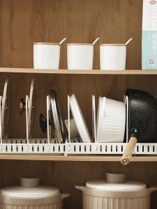 Adjustable Kitchen Storage Rack Cutting Board Holder Pot Lid Organizer No Drilling Required Rustproof Japanese Style Countertop Shelf