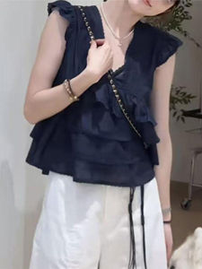 Shalldoer | เสื้อเชิ้ตคอโปโลแขนสั้นสีขาวสไตล์ฝรั่งเศสสำหรับผู้หญิงในช่วงฤดูร้อนปี 2025 ทรงหลวมสบาย ๆ ดีไซน์เก๋ไก๋และน่ารัก