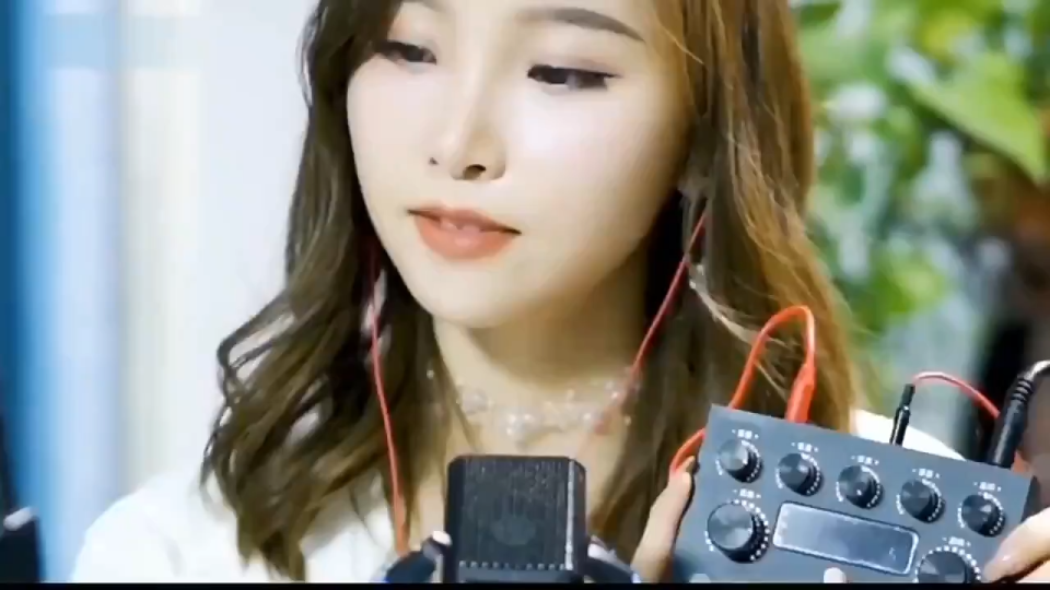 ⚡Miễn Phí Vận Chuyển⚡Card Âm Thanh Không Dây V8S Lưu Trữ Lớn Bộ Chuyển Đổi Âm Thanh Ngoài Bluetooth5.0 Có Thể Sạc Lại Nhạy Cảm Độ Trung Thực Cao Để Phát Trực Tuyến Âm Thanh Bluetooth Chất Lượng Cao