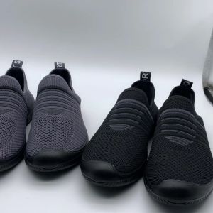 QINGSHUI Sepatu olahraga luar ruangan pria. Sepatu datar slip-on pria. Sepatu kets pria