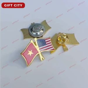 Huy hiệu cài áo lá cờ đôi Việt Nam – Mỹ