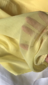 Vải Tơ Dệt Hình Thoi Màu Vàng Trơn Khổ 1m5 - Chất Mềm Mịn Rũ Mỏng Không Giãn - May Váy Đầm