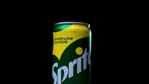 Minuman Kaleng Soda / Carbonated Soft Drink Can 24 Kaleng x 250 Ml Varian Coca Cola Sprite Lemon Lime ( Original Zero Sugar ) Fanta Strawberry A&W Rootbeer Sarsaparila Schweppes Dry Ginger Ale Soda Water Tonic Water