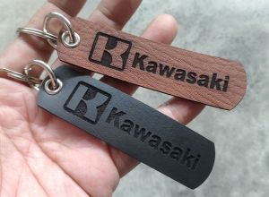 พวงกุญแจ KAWASAKI คาวาซากิ พวงกุญแจหนัง ยิงเลเซอร์ โลโก้ มอเตอรไซค์ มอเตอร์ ประเภท