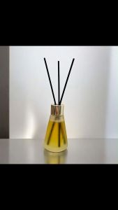 น้ํามันหอมระเหยอโรมาเธอราพีในครัวเรือนปลอดไฟ ห้องนอน น้ําหอมในห้อง น้ําหอมปรับอากาศ น้ํายาดับกลิ่นในห้องน้ํา อโรมาเทอ