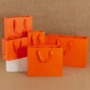 Small Orange Paper Bag Horizontal Style Handheld Yellow Orange Gift Bag Orange Color Clothing Bag Non-Woven Kraft Paper Material
