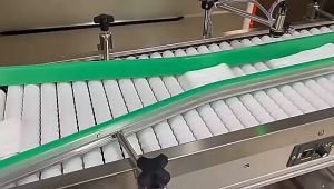 网红抖音 ~ 小白鞋擦鞋湿巾十二片装款式球鞋清洁去污擦鞋湿纸巾运动鞋清洗剂 (Shoe Wipes) 🧻 🧻