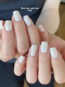Short Wearable Nail Tips Female Group Style 2025 New Milk White Shiny Nail Art Patches Simple Finished Fake Nails