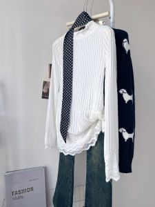 QINGNAER | Lace Spliced Round Neck Long Sleeve Knitwear 1pc