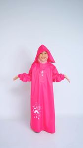 Jas Hujan Anak Kekinian Bahan Kuat Dan Tebal Parasut Balon Terdapat Hoodie Kancing dibagian Depan Dibagian Tangan menggunakan Karet Model yang kekinian Warnanya yang Soft Tahan Angin (WaterProof) Dan Tahan angin (Windproof)